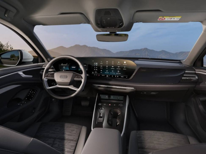 Audi A6 Avant e-hybrid quattro 220 kW na operativní leasing
