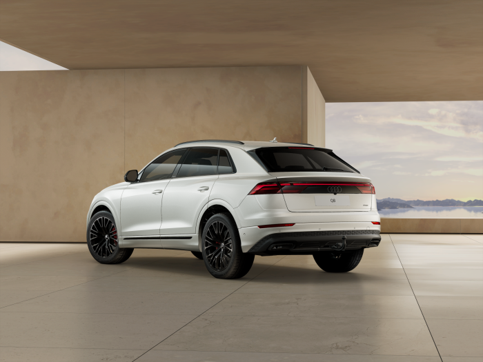 Audi Q8 SUV TDI 210kW quattro na operativní leasing