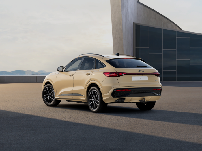 Audi Q3 Sportback S line 40 TDI 142 kW quattro na operativní leasing