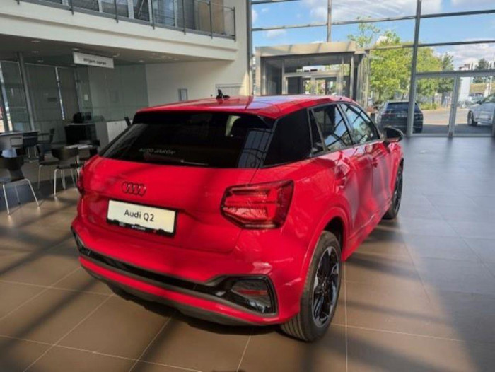 Audi Q2 Sline 35 TFSI Stronic na operativní leasing