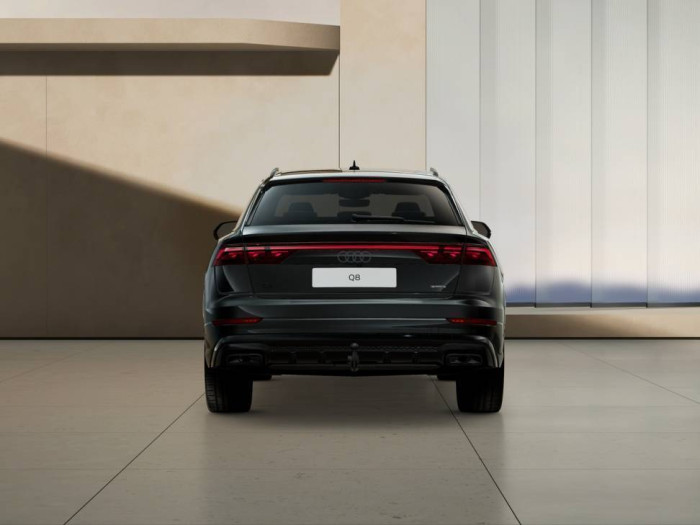 Audi Q8 SUV 60 Quattro 8TT 3,0TFSIe / 250kW na operativní leasing
