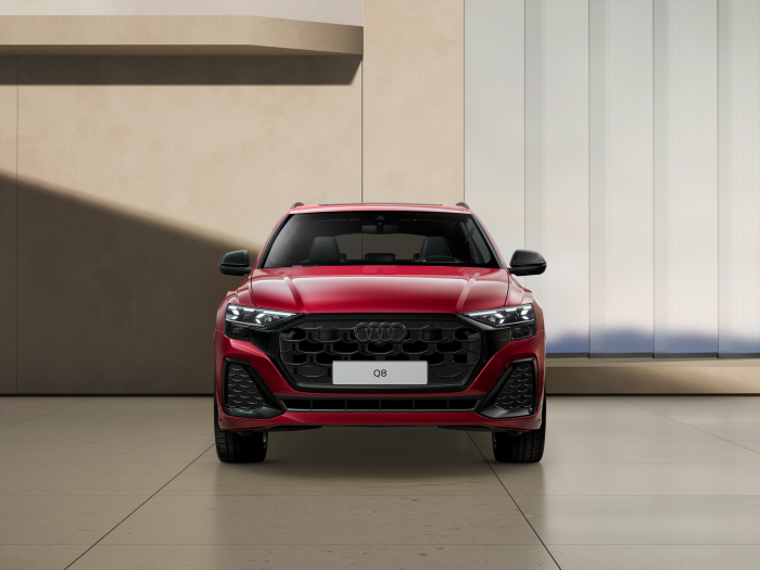Audi Q8 SUV TDI quattro 210 kW na operativní leasing