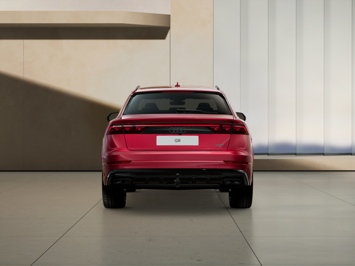 Audi Q8 SUV TDI quattro 210 kW na operativní leasing