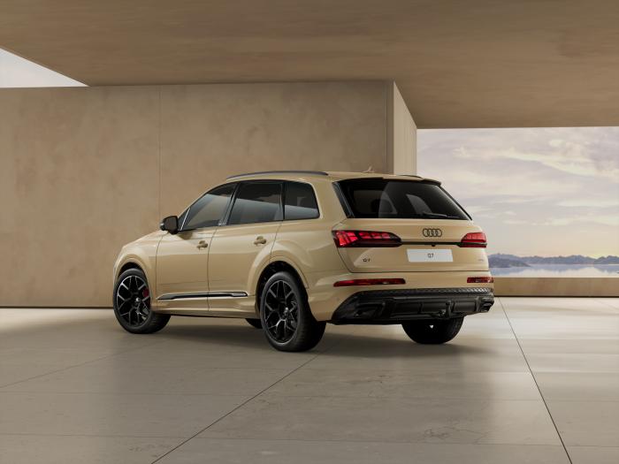 Audi Q7 SUV S line TDI quattro 210 kW na operativní leasing
