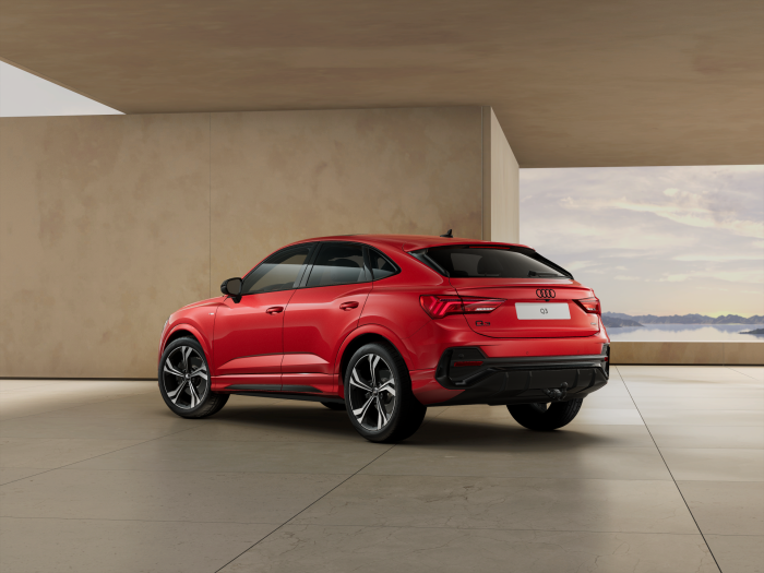 Audi Q3 Sportback S line 40 TDI 142 kW quattro na operativní leasing