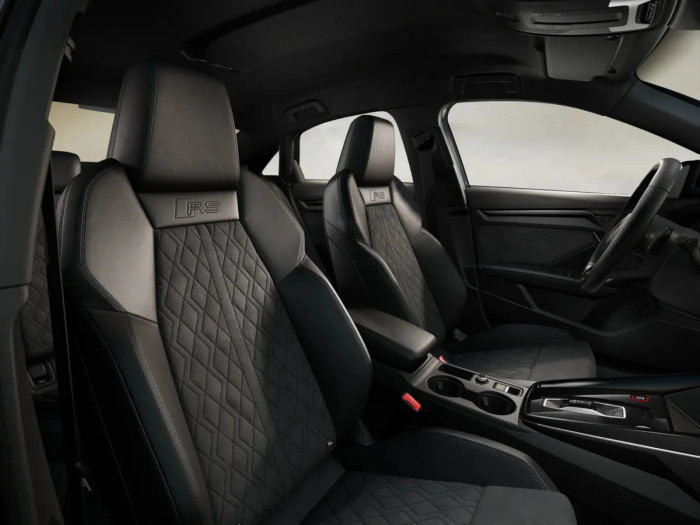 Audi RS3 2.5 TFSI 294 kW Benzín 4x4 Automatická převodovka na operativní leasing