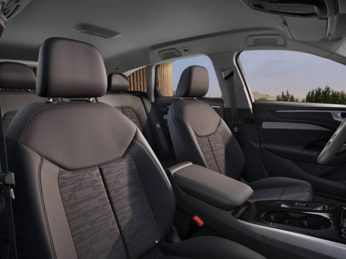 Audi A6 Avant TDI quattro 150 kW STR na operativní leasing