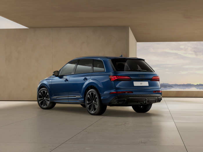 Audi Q7 SUV S line TDI quattro 210 kW na operativní leasing