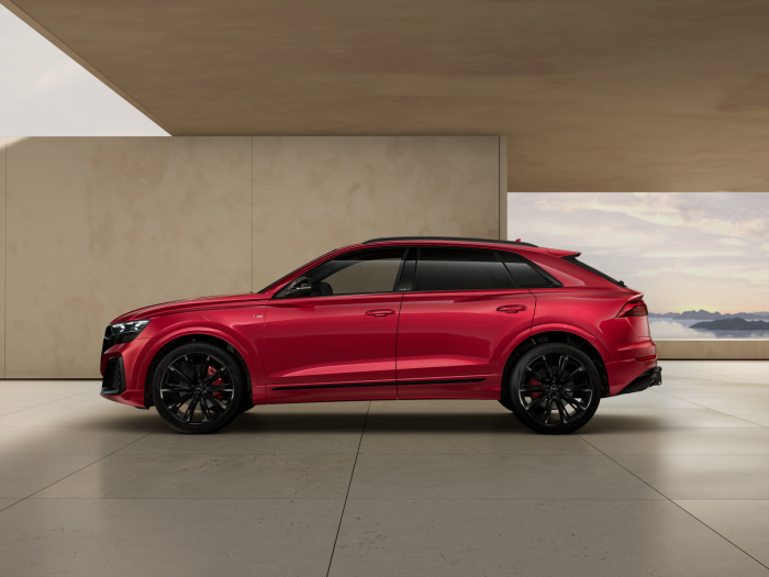 Audi Q8 SUV TDI quattro 210 kW na operativní leasing