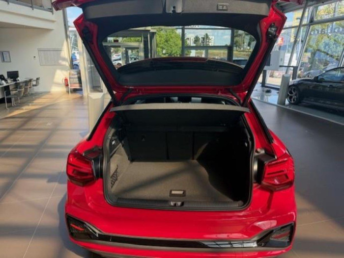 Audi Q2 Sline 35 TFSI Stronic na operativní leasing