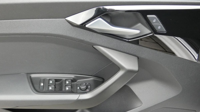 Audi A1 Sportback 30 TFSI Advanced S t na operativní leasing