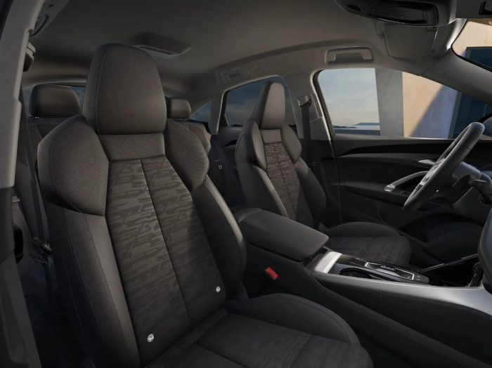 Audi Q5 Sportback S line 2.0 TFSI 150 kW Benzín 4x4 Automatická převodovka na operativní leasing