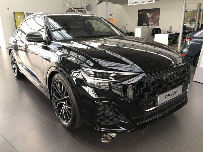 Audi Q8 SUV 60 Quattro 8TT 3,0TFSIe / 250kW na operativní leasing