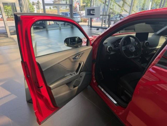 Audi Q2 Sline 35 TFSI Stronic na operativní leasing