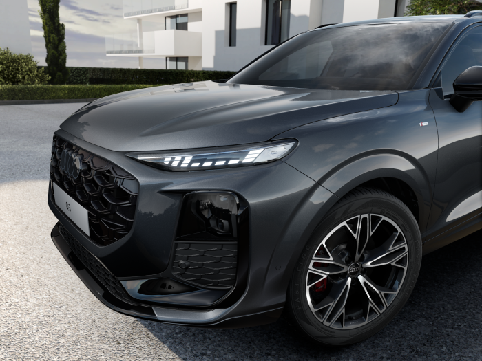 Audi Q3 S line TFSI 195 kW quattro na operativní leasing