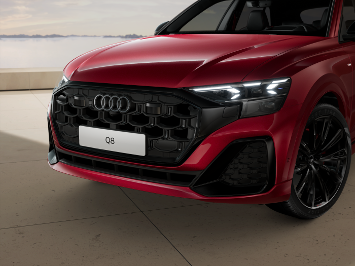 Audi Q8 SUV TDI quattro 210 kW na operativní leasing