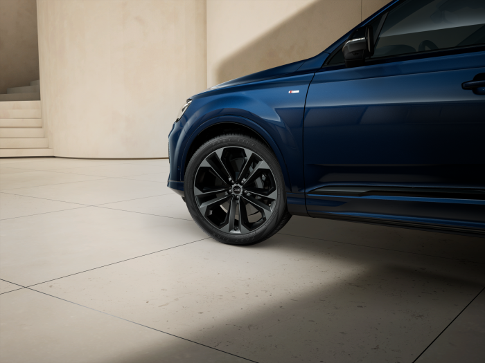 Audi Q7 SUV S line TDI quattro 210 kW na operativní leasing