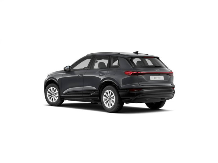 Audi Q6 SUV e-tron quattro na operativní leasing