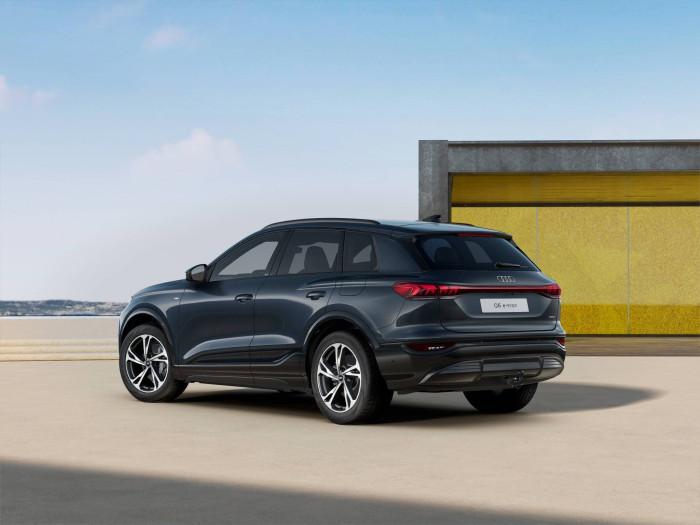 Audi Q6 SUV e-tron quattro 100kWh  / 315kW na operativní leasing